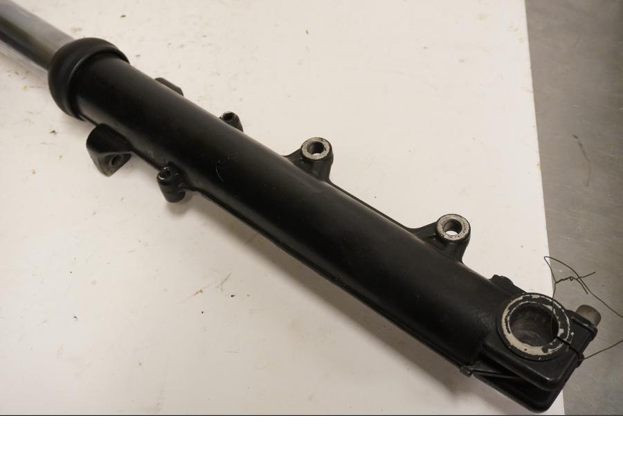 Höger sida på Gaffelben från en BMW K 75 -1986 motorcykel.