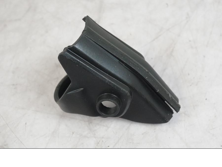 Baksidan på Kopplingsgrepp från en KTM 690 Enduro -2023 motorcykel.