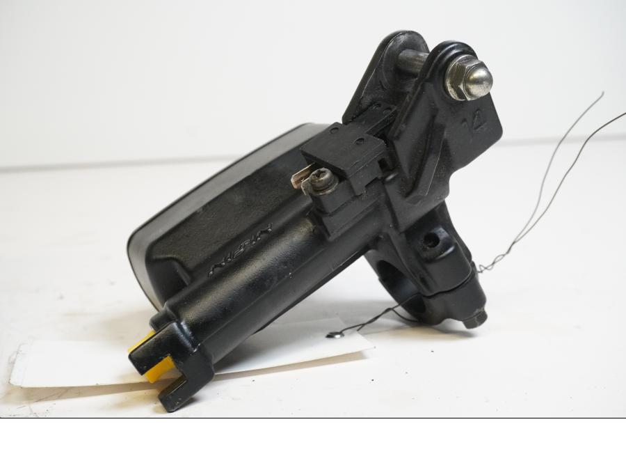 Höger sida på Kopplingslavcylinder från en Honda CBR 1100 XX -1997 motorcykel.