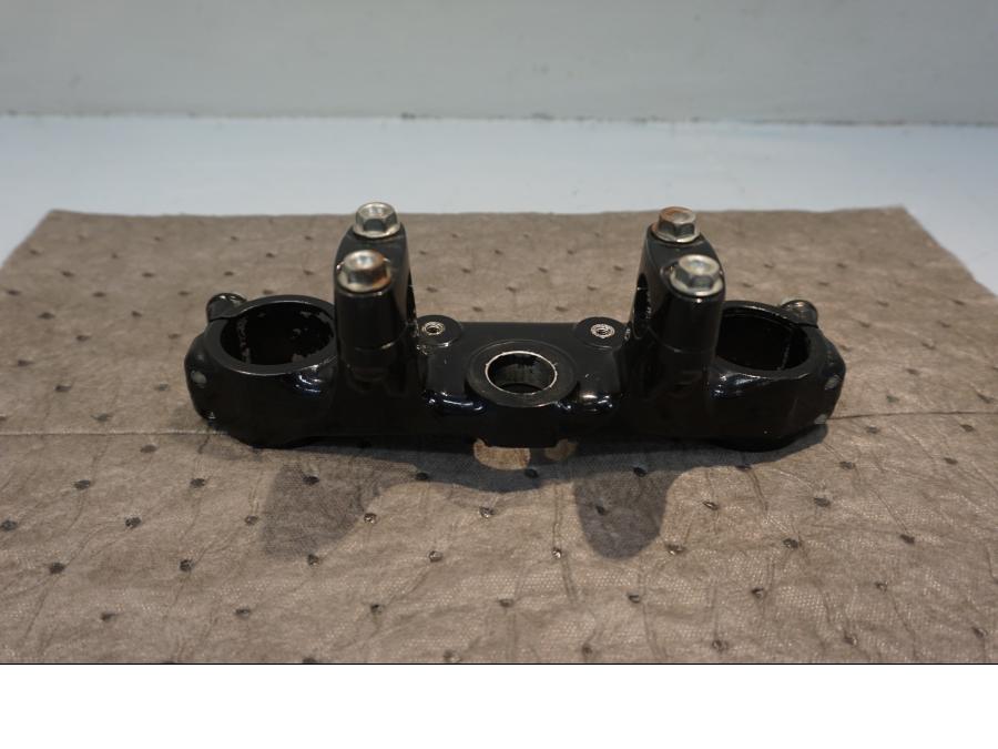 Baksidan på Gaffelkrona från en Honda XR 600 R -1990 motorcykel.