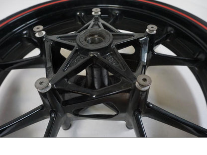 Extrabild1 på Fälg från en BMW S 1000 R -2019 motorcykel.