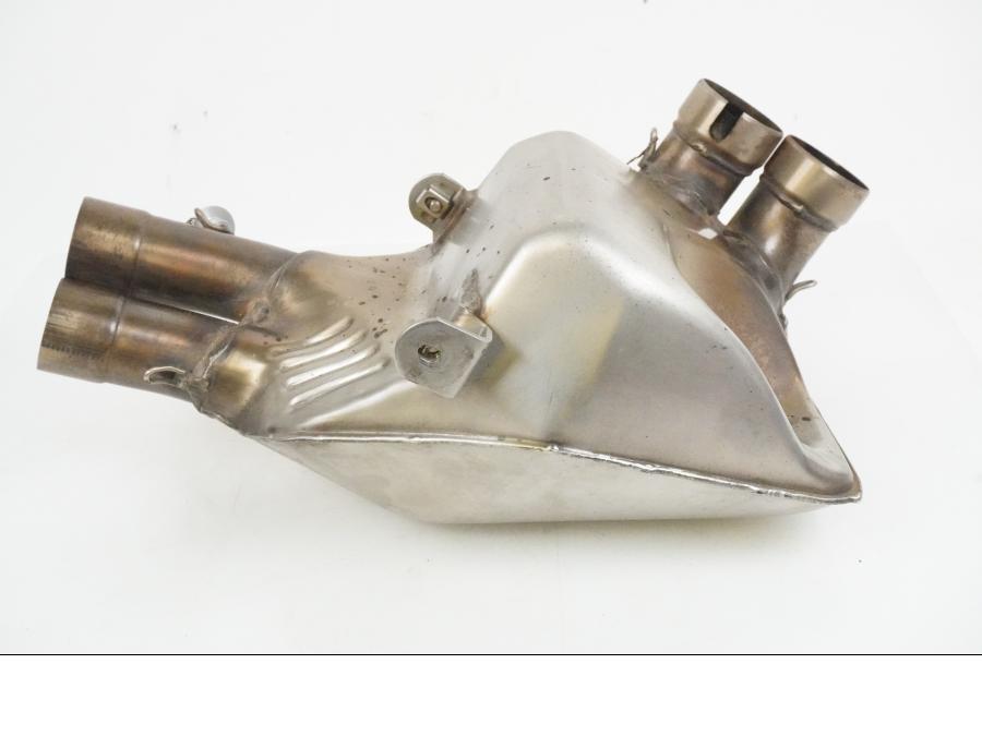 Höger sida på Mellanburk från en MV Agusta Brutale 800 -2004 motorcykel.