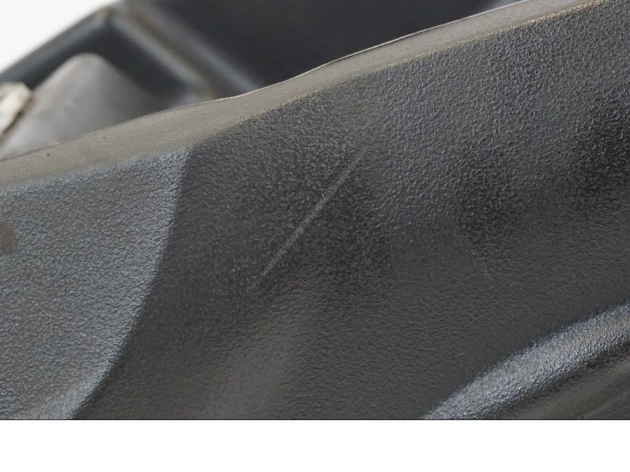 Snett uppifrån på Bensintank från en BMW F 650 CS -2003 motorcykel.