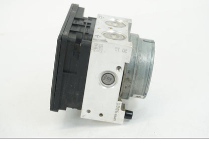 Baksidan på ABS Modulator från en BMW R 1250 GS -2019 motorcykel.