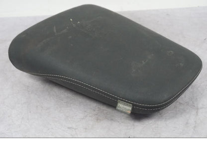 Framsidan på Sadel från en Triumph Tiger Explorer -2016 motorcykel.