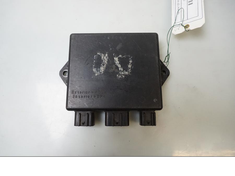 Framsidan på CDI / ECU från en Yamaha YZF 600 R -1996 motorcykel.