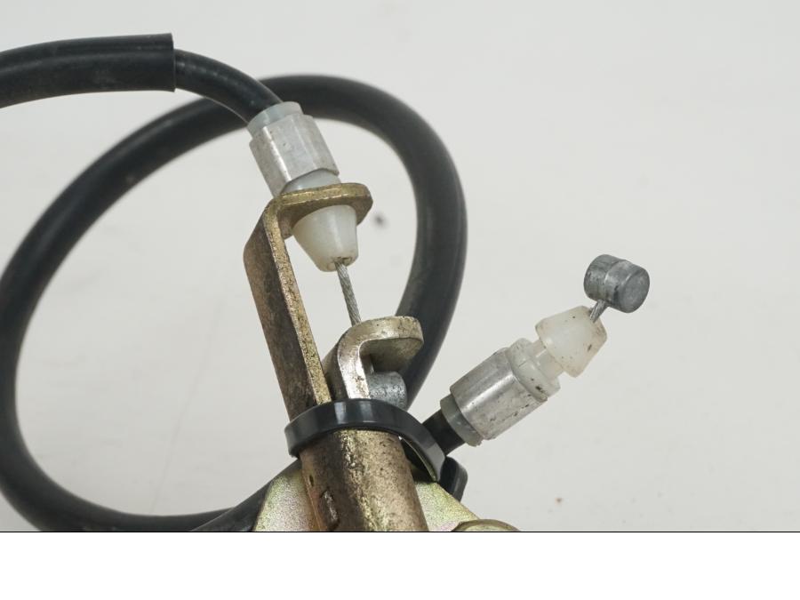 Baksidan på Sadellåsmekanism från en Yamaha XJ 900 S -1997 motorcykel.