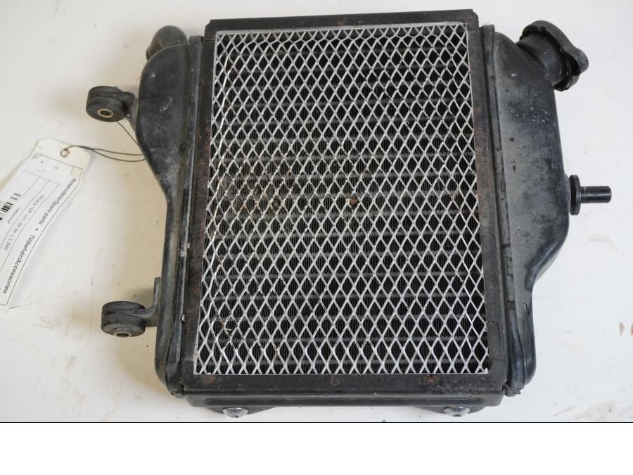 Framsidan på Vattenkyl från en Yamaha TZR 125 -1989 motorcykel.