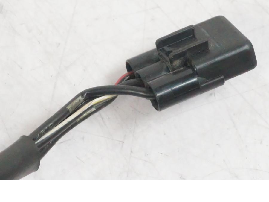 Baksidan på Hastighetsgivare från en Suzuki GSF 1250 -2010 motorcykel.