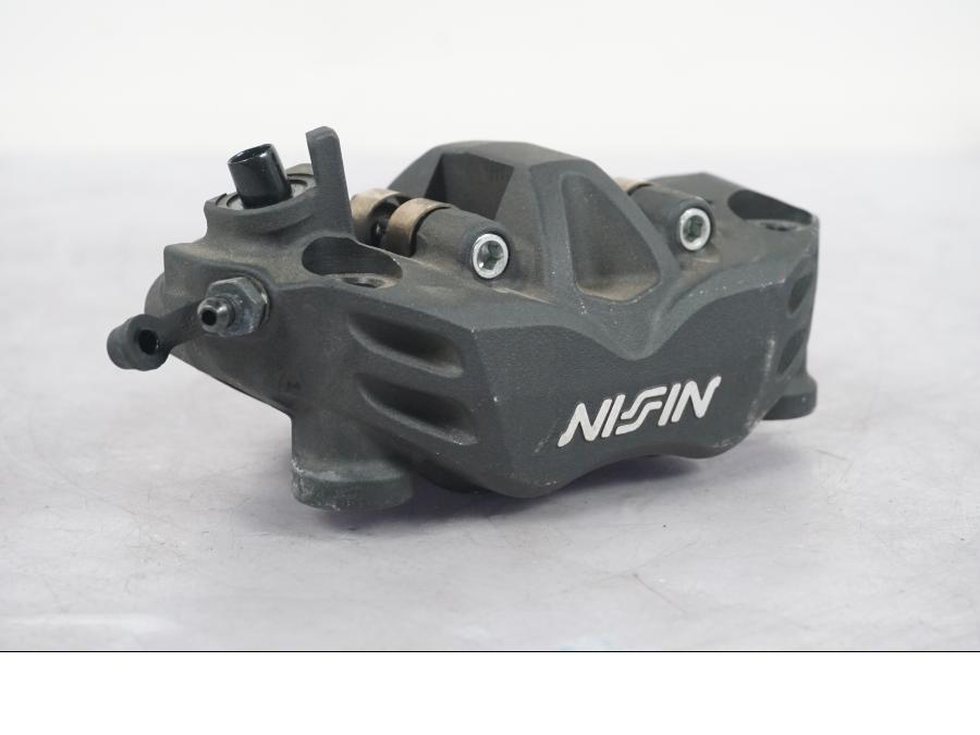 Baksidan på Bromsok från en Kawasaki GTR 1400 -2008 motorcykel.