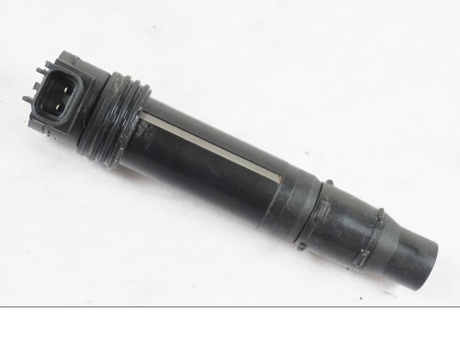 Snett uppifrån på Tändspole från en Kawasaki ZX-6R -2011 motorcykel.