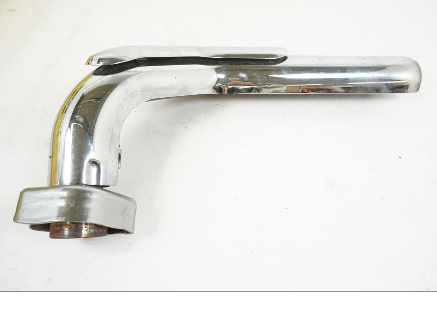 Framsidan på Avgassystem från en Yamaha XVS 1100 -2004 motorcykel.