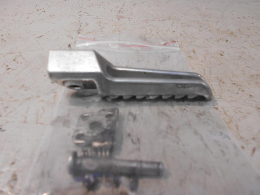 Baksidan på Fotpinne från en Kawasaki ZX-9R -2002 motorcykel.