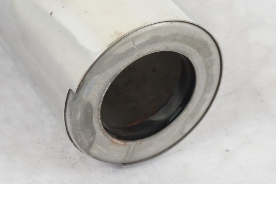 Baksidan på Gaffeldekorrör från en Suzuki VL 800 -2002 motorcykel.