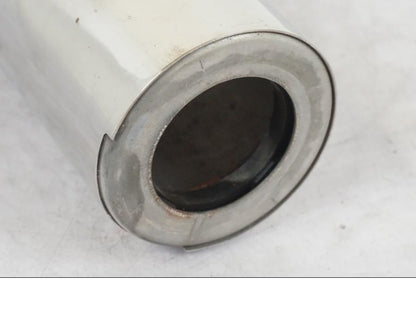 Baksidan på Gaffeldekorrör från en Suzuki VL 800 -2002 motorcykel.