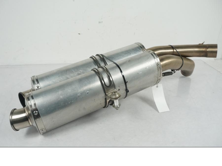 Framsidan på Ljuddämpare Sport från en Yamaha YZF 1000 R1 -2005 motorcykel.