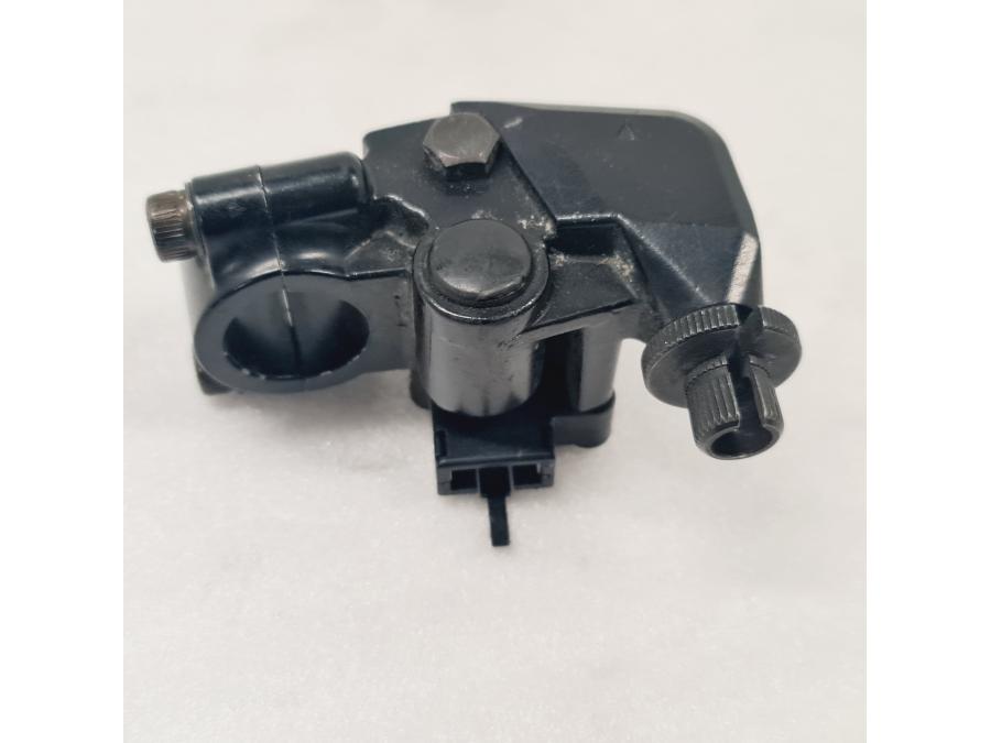 Baksidan på Kopplingsklo från en Kawasaki ZR-7 -2002 motorcykel.