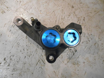 Framsidan på Bromsok från en Yamaha YZF R6 -2000 motorcykel.