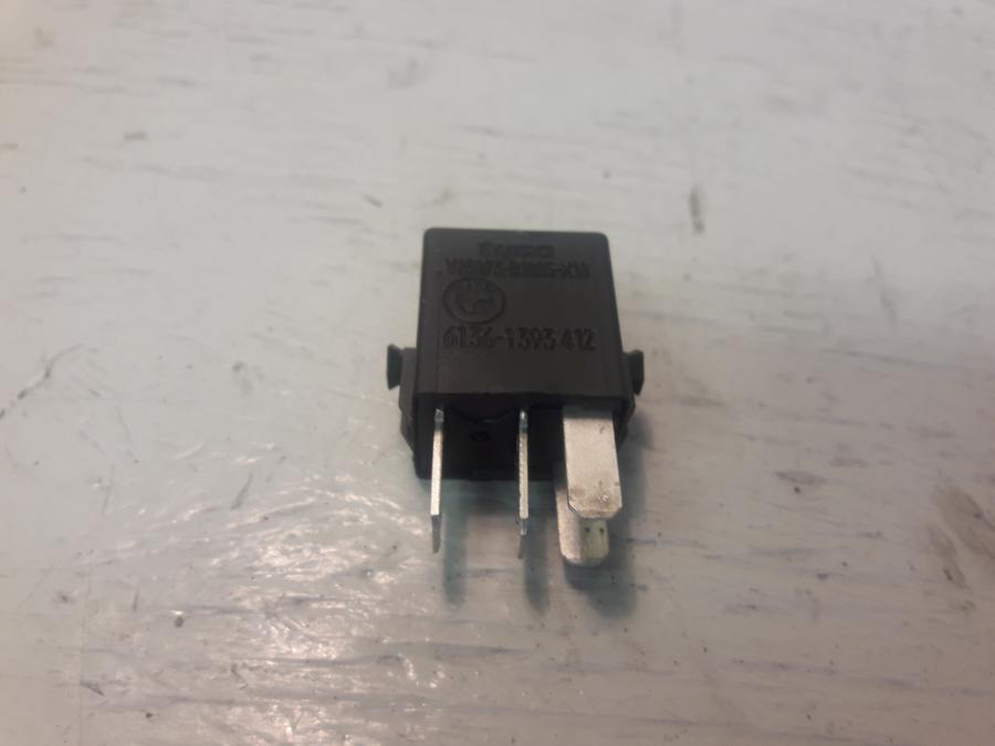 Framsidan på Relä från en BMW R 1150 GS -2003 motorcykel.