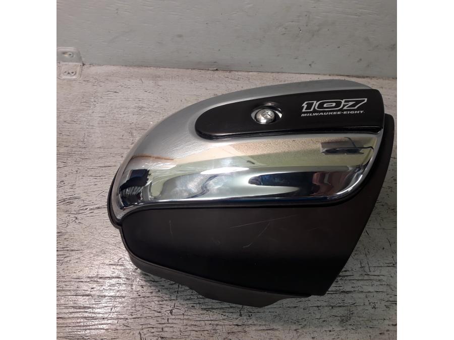 Höger sida på Luftburk från en H-D Harley diverse -2010 motorcykel.