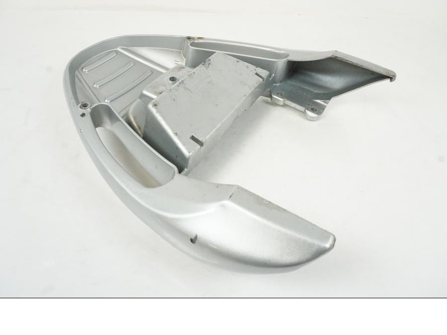 Vänster sida på Passagerarhandtag från en Yamaha BT 1100 -2003 motorcykel.