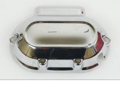 Framsidan på Transmissionskåpa från en H-D Street Glide FLHX -2015 motorcykel.