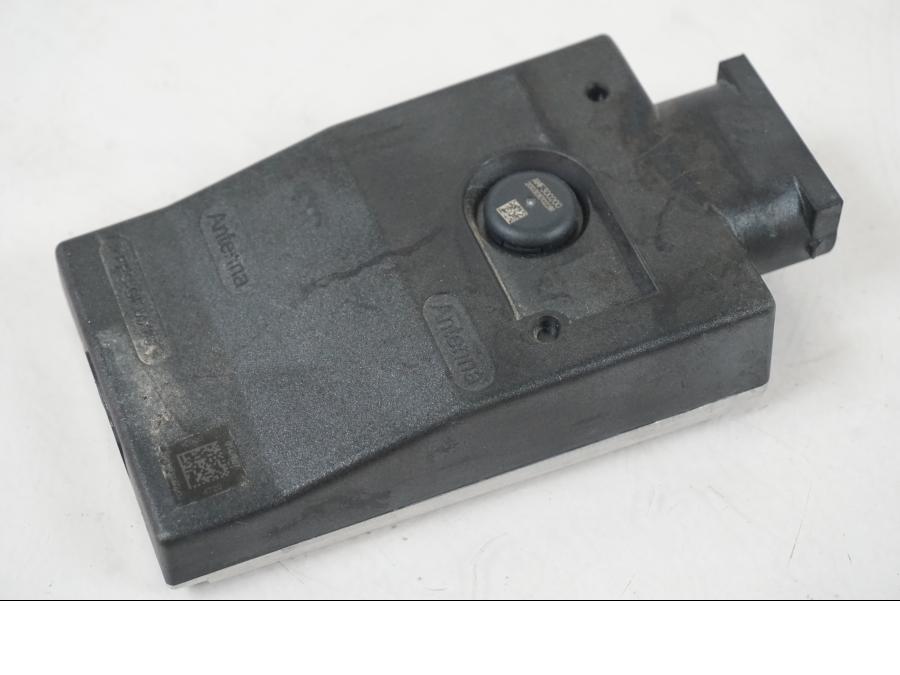 Framsidan på SOS styrenhet från en BMW R 1250 GS -2021 motorcykel.