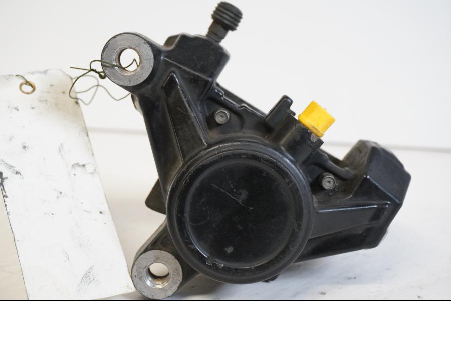 Baksidan på Bromsok från en Yamaha XVS 1100 -2006 motorcykel.