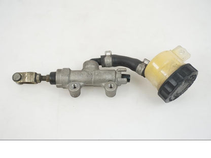 Höger sida på Bromshuvudcylinder från en Kawasaki VN 1500 Classic Tourer -2002 motorcykel.