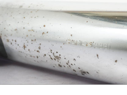 Extrabild2 på Ljuddämpare från en Suzuki VL 800 -2002 motorcykel.