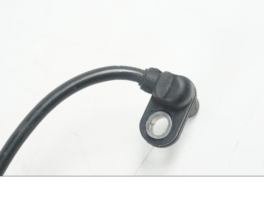 Snett uppifrån på ABS givare från en Ducati Hyperstrada -2013 motorcykel.