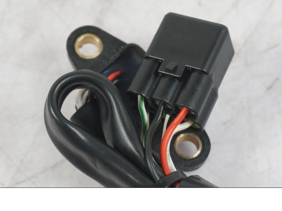 Snett nerifrån på Växelindikator från en KTM 1290 Super Duke R -2022 motorcykel.