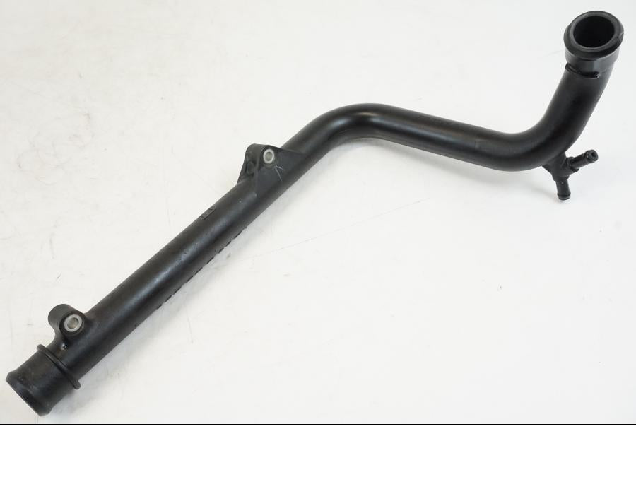 Snett nerifrån på Vattenrör från en Yamaha YZF 1000 R1 -2009 motorcykel.