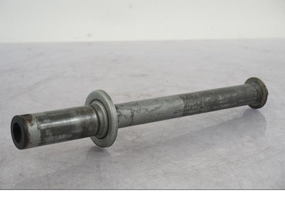 Framsidan på Axel från en BMW R 1100 GS -1998 motorcykel.