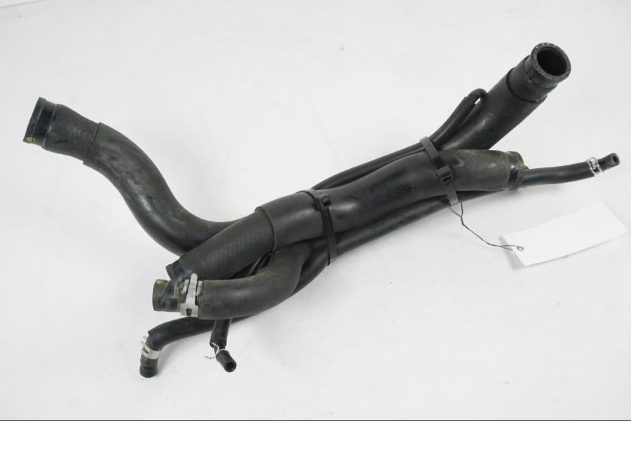 Framsidan på Vattenkyl Slang Set från en Yamaha YZF 1000 R1 -2007 motorcykel.