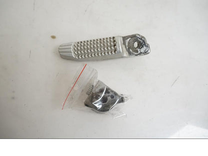 Framsidan på Fotpinne från en BMW K 1200 S -2007 motorcykel.