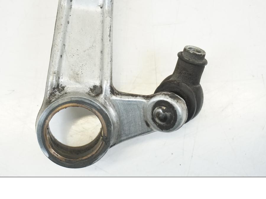 Snett nerifrån på Växelpedal från en Suzuki GSX-R 1000 -2005 motorcykel.