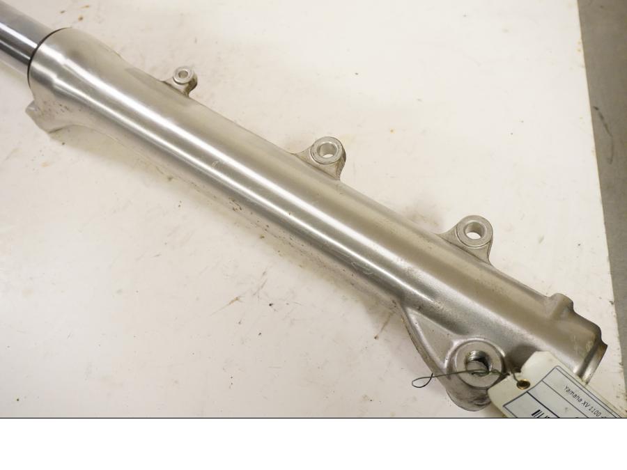 Baksidan på Gaffelben från en Yamaha XV 1100 -1995 motorcykel.