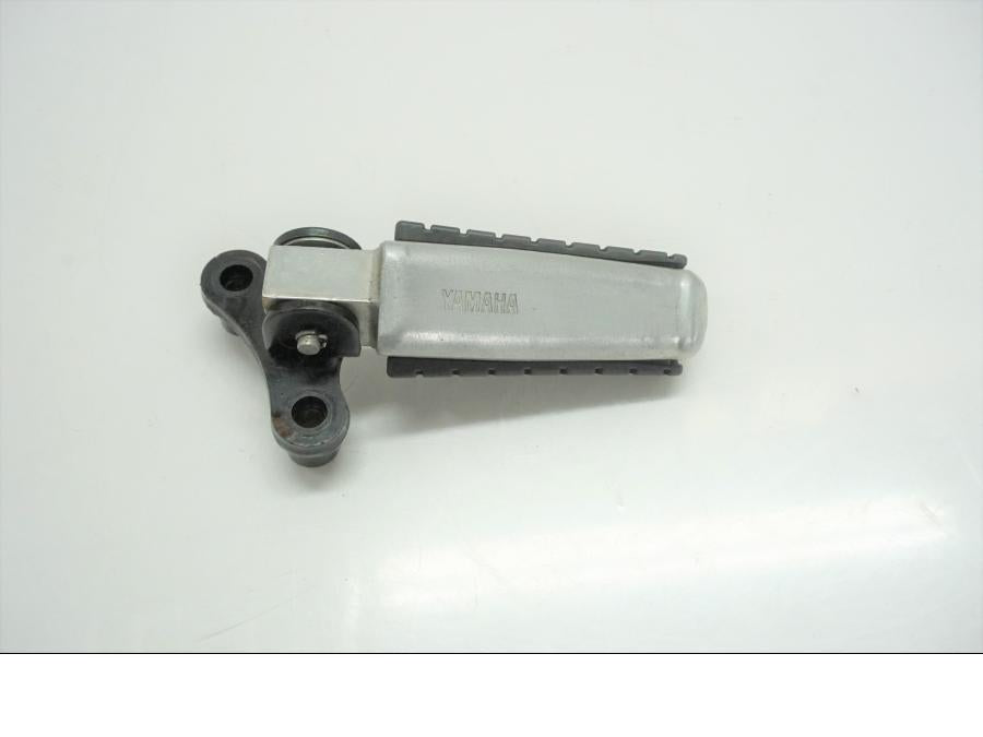 Baksidan på Fotpinne från en Yamaha XVZ 1300 -1997 motorcykel.