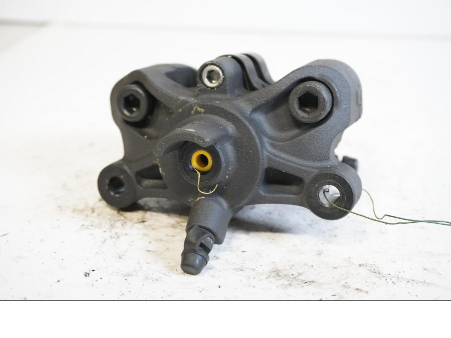 Baksidan på Bromsok från en Kawasaki ZZ-R 1400 -2010 motorcykel.