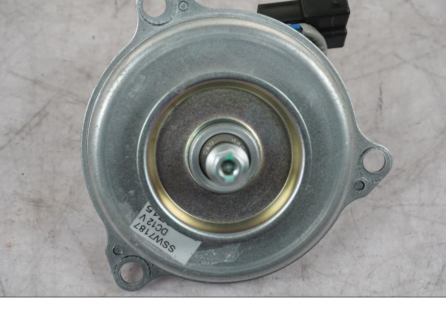 Höger sida på Vattenkylfläkt från en Yamaha MT-09 -2024 motorcykel.