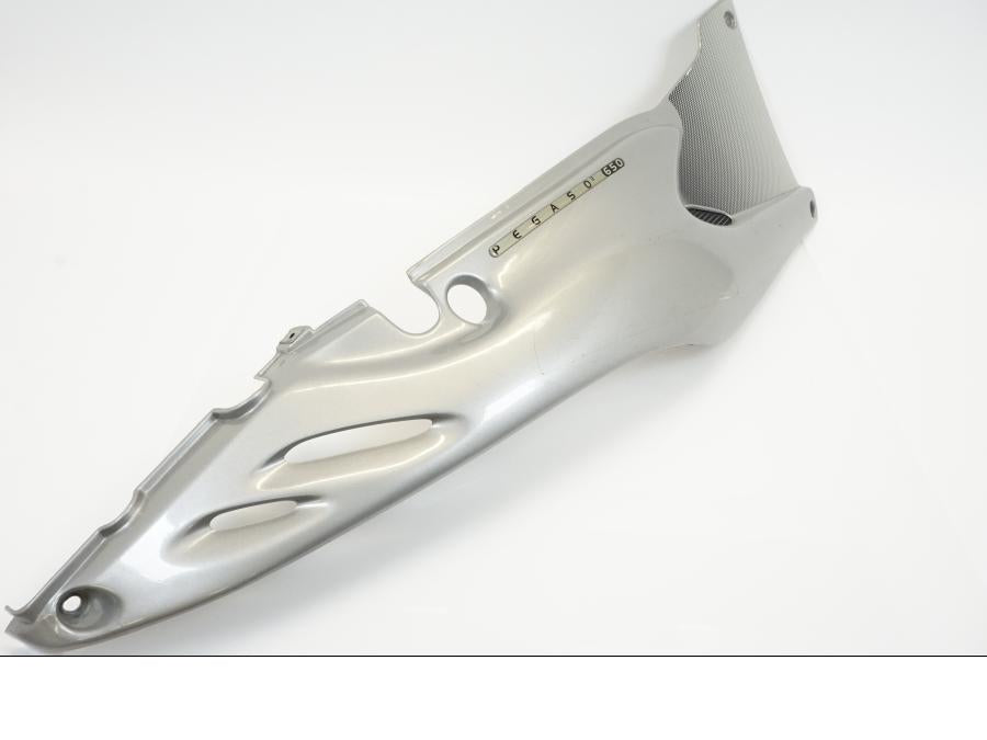 Framsidan på Bakvinge från en Aprilia Pegaso 650 -1997 motorcykel.