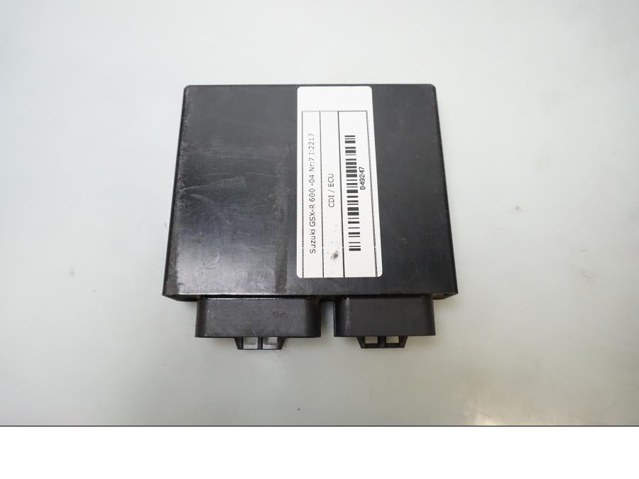 Baksidan på CDI / ECU från en Suzuki GSX-R 600 -2004 motorcykel.