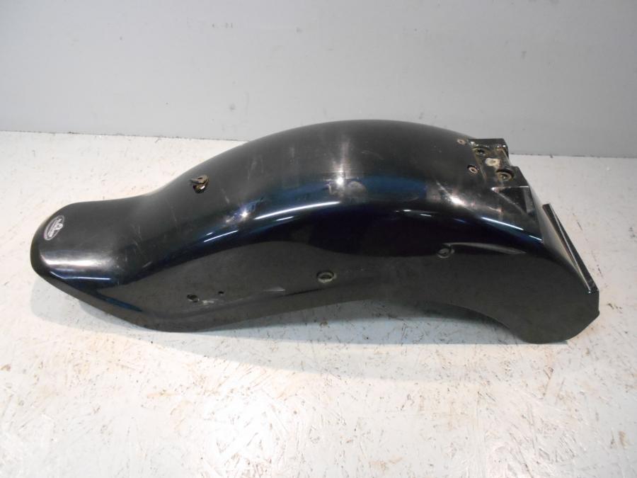 Framsidan på Bakskärm från en Suzuki VZ 800 -2000 motorcykel.