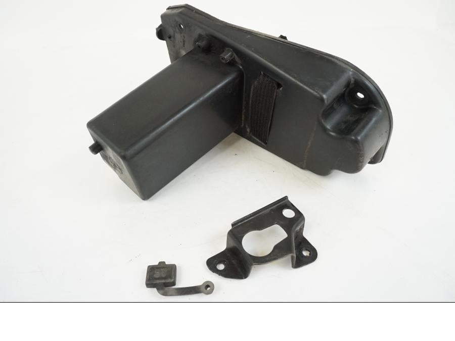 Framsidan på Verktygslåda från en Kawasaki VN 1500 -1996 motorcykel.