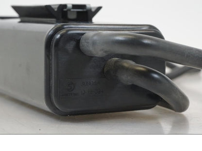 Snett uppifrån på Bensintanksavluftare från en Triumph Speed Triple -2021 motorcykel.