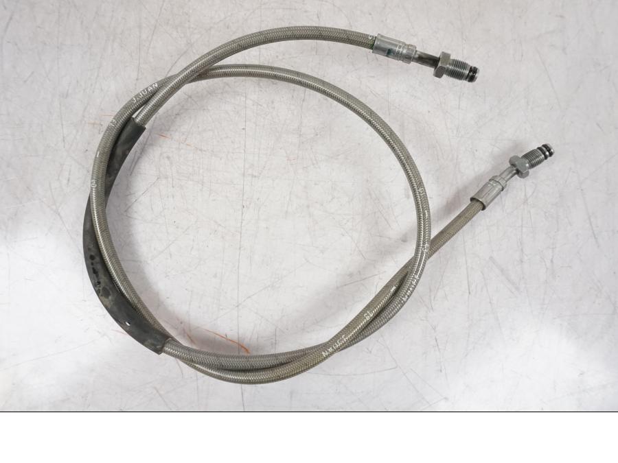 Snett nerifrån på Kopplingsledning från en BMW R 1200 GS -2018 motorcykel.