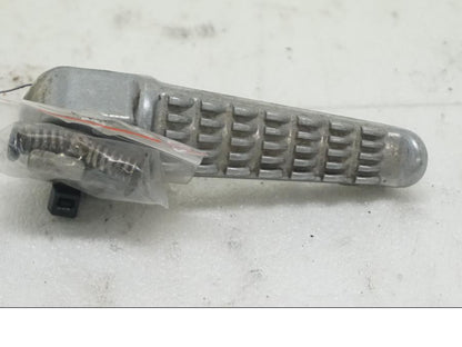 Framsidan på Fotpinne från en Kawasaki Versys 650 -2008 motorcykel.