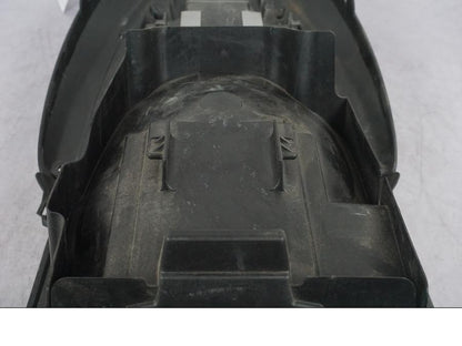 Vänster sida på Undertail från en Suzuki GSF 1250 -2010 motorcykel.