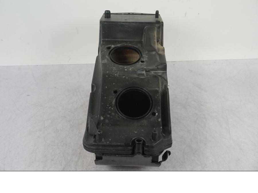 Vänster sida på Luftburk från en KTM 1290 Super Adventure R -2018 motorcykel.